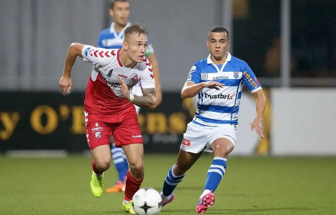 这座雕像的 这座雕像的