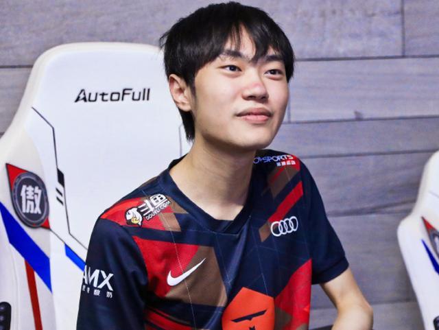 多名球员出 多名球员出