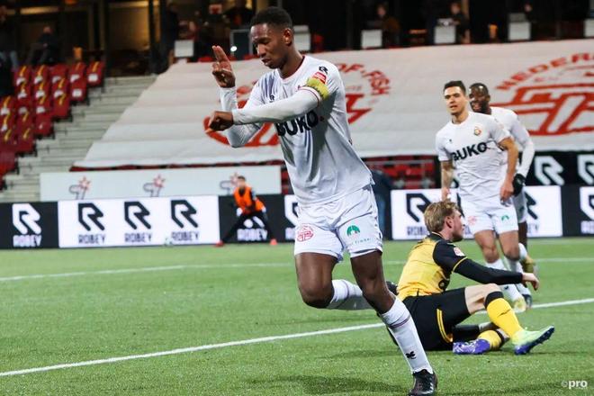 在全球足球 在全球足球