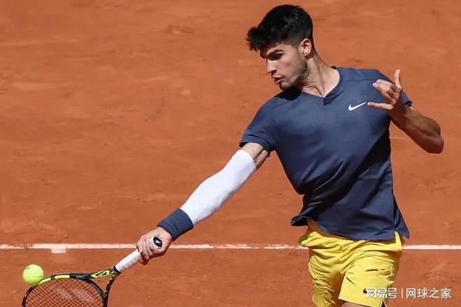 与长春亚泰 与长春亚泰