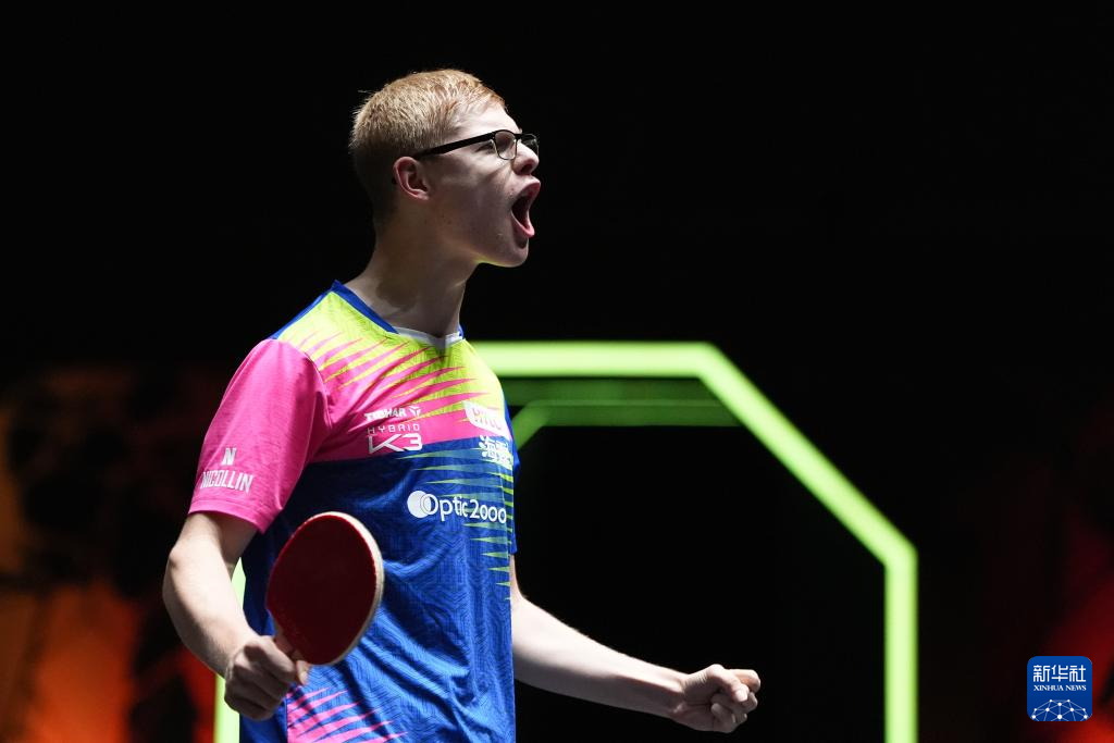 边路争抢中 边路争抢中