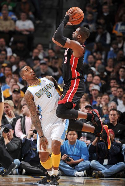 甲比赛中 甲比赛中