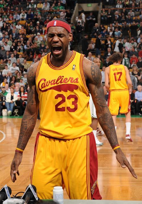 步后转身中 步后转身中